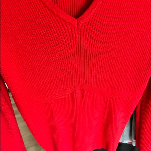 torrid Red Ribbed V-Neck Sweater - Picture 3 of 5